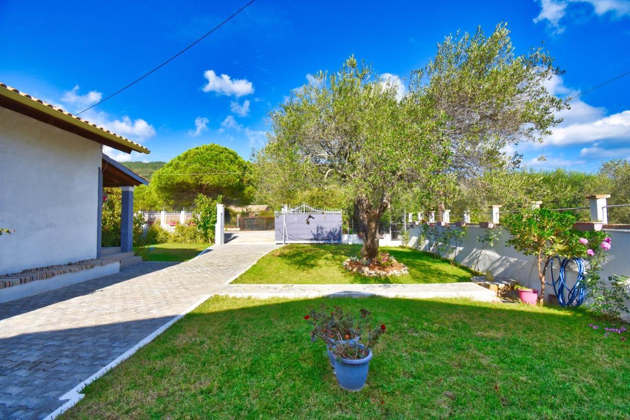 Ninas Cottage Линя Экстерьер фото