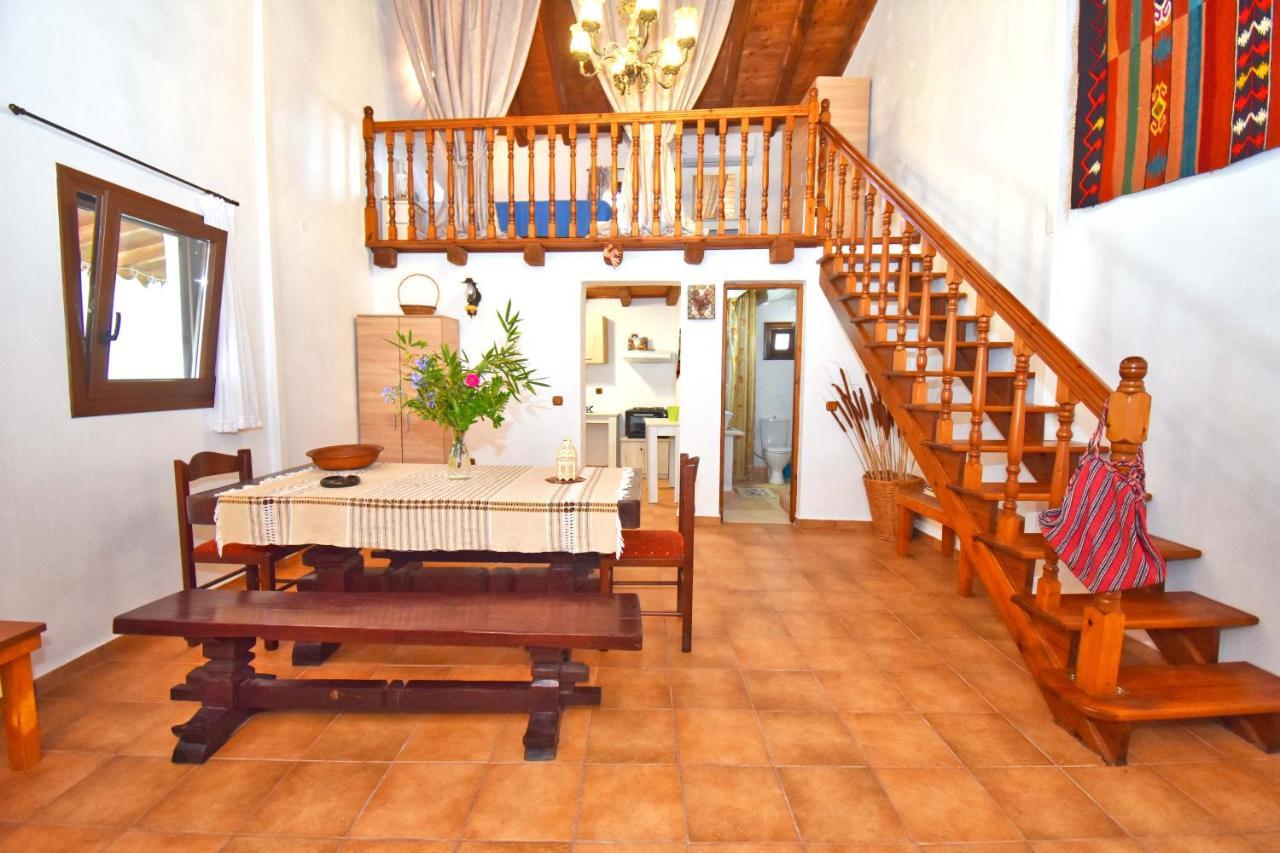 Ninas Cottage Линя Экстерьер фото