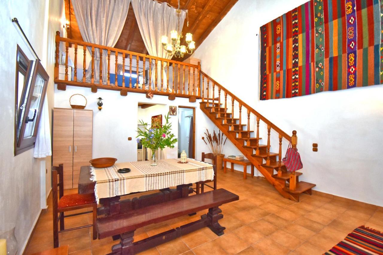 Ninas Cottage Линя Экстерьер фото